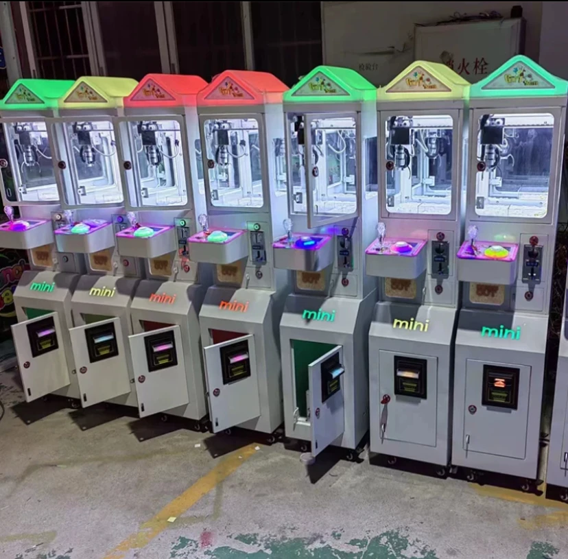 Arcade Toy Claw Vending Machine - آلة مخلب صغيرة جداً تعمل بالعملة